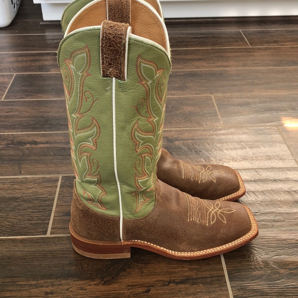 Women’s cowboy boots